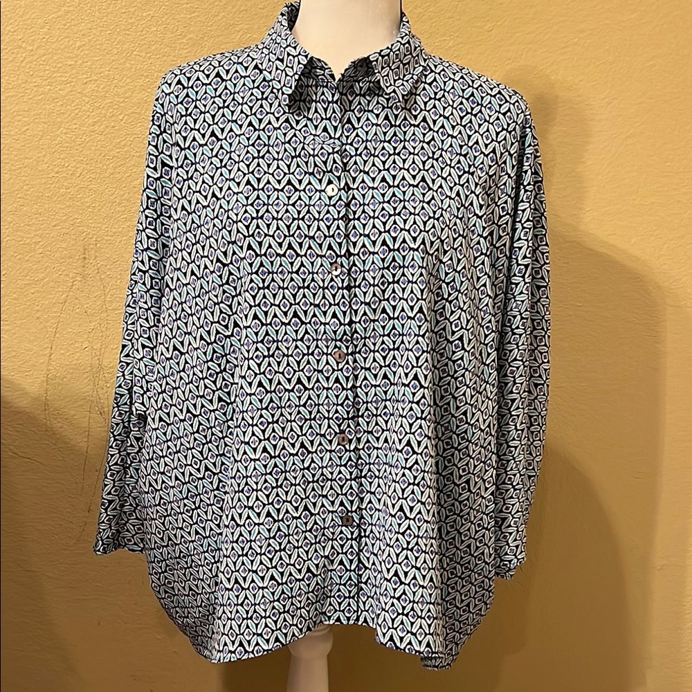 👚 LN Chico’s brand women’s bell sleeve button down shirt